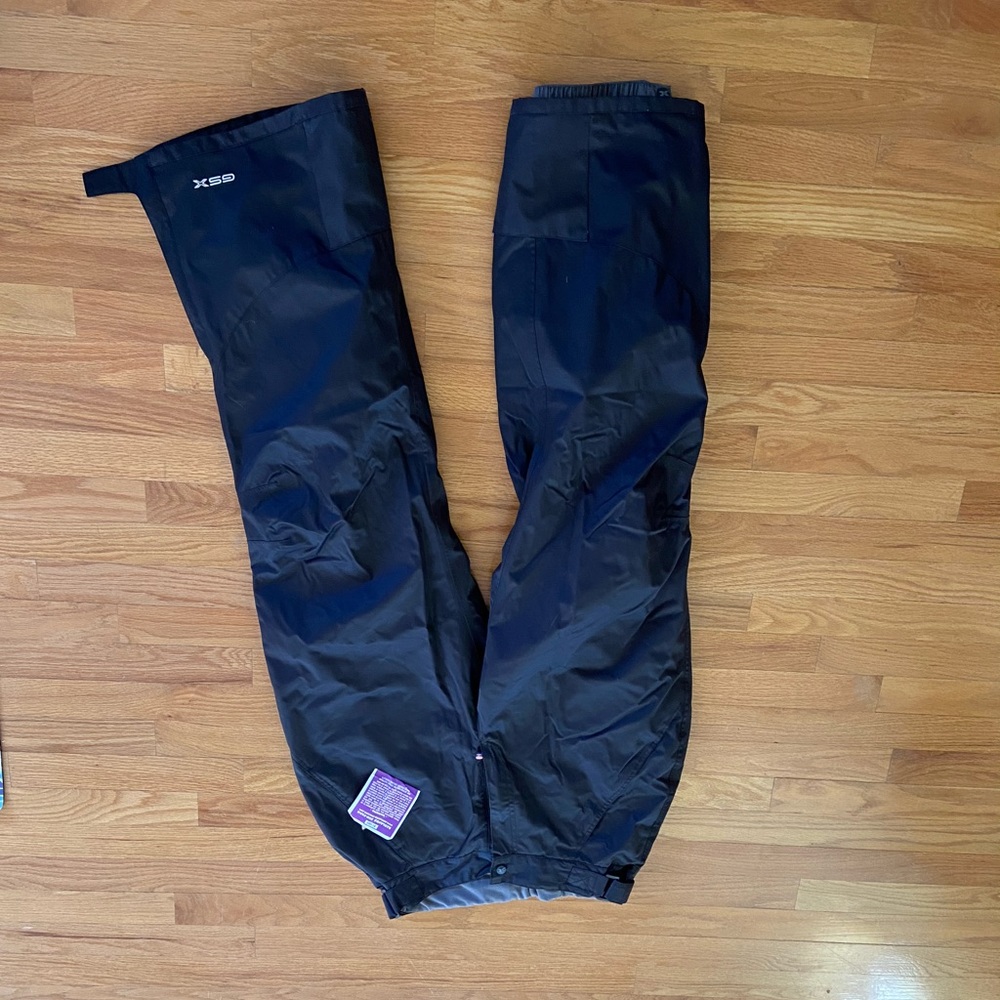 Snowboarding pants